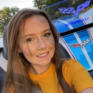 Meet your Posher, Melanie